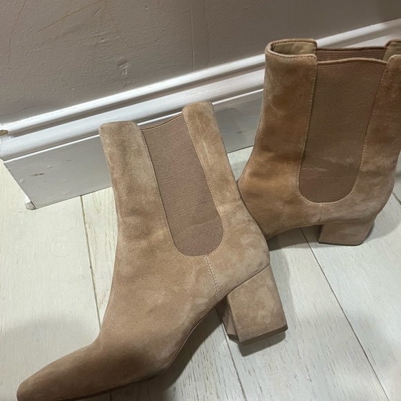 Ann Taylor Tan Ankle Boots - Picture 4 of 9